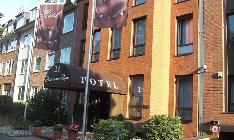 3⋆ HOTEL HAUS AM ZOO ≡ Düsseldorf, Deutschland ≡